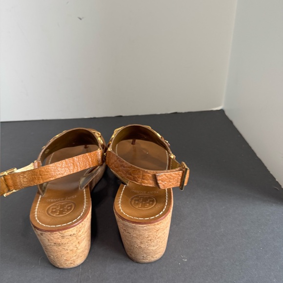 Tory Burch Gold Link Chain Thong Leather Sandals. Size 7.5M - Picture 11 of 12